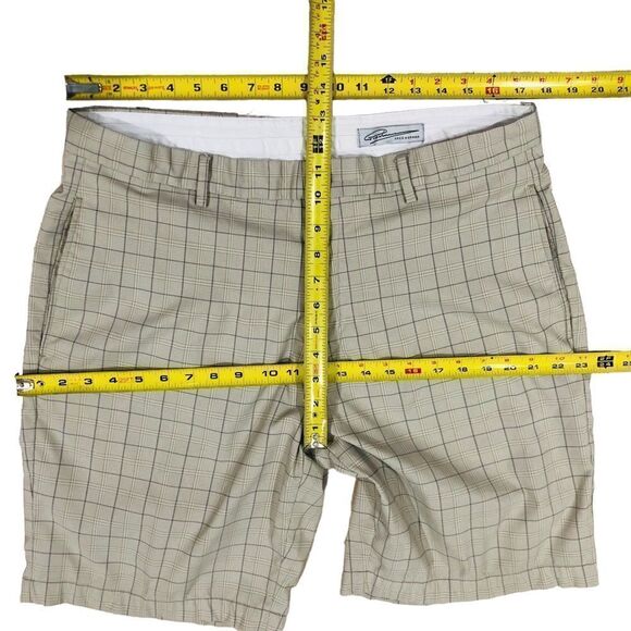 Greg Norman Golf Tan Plaid Men’s Shorts Flat Front Size 38 - Picture 4 of 8